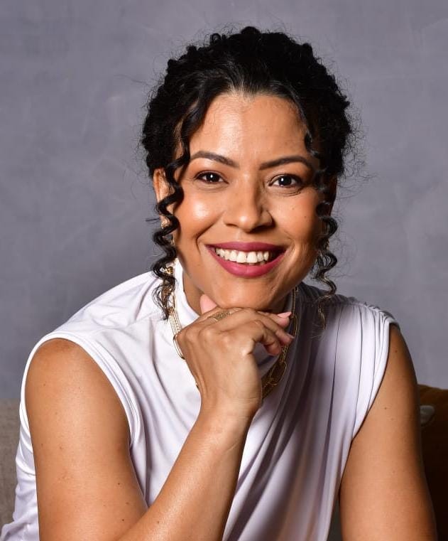 ELIZANGELA DE CARVALHO NASCIMENTO